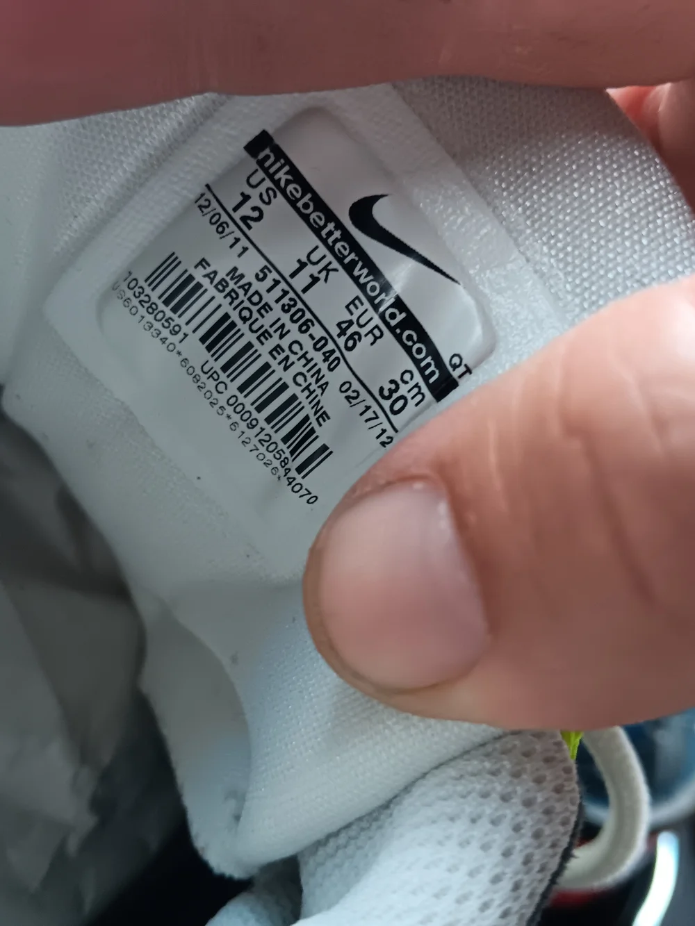 Nike Men’s Air Max 95 Sneakers in Black, Gray & Volt Size 12 (2011) - Picture 5 of 5